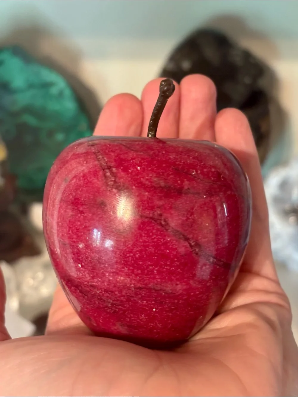 🍎💎 Red Aventurine Crystal Apple – Polished Natural Stone Carving 1 lb